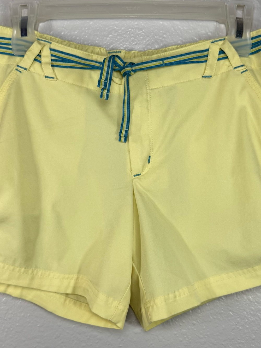 Nike Women’s Yellow Sports Shorts Belted Size Small Activewear Golf Tennis